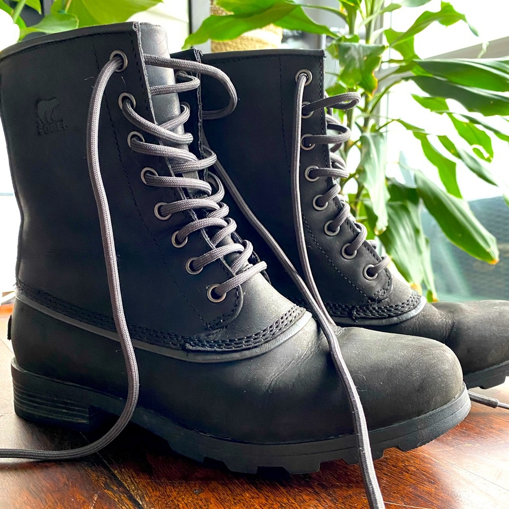 Sorel Black Lace-up waterproof boots, size 8